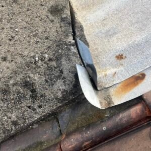 Sbj-couverture - Comment réparer une fuite d'eau dans le toit sans faire appel à un professionnel ? - Featured Image 1