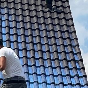 Sbj-couverture - Comment imperméabiliser durablement ma toiture pour stopper les infiltrations, améliorer l'isolation et réduire mes coûts énergétiques ? - Featured Image 1